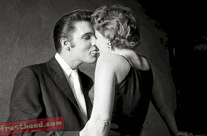 artiklid, sepikoda, ajaveebid, kaubanduskeskuse ümbruses - Kuidas fotograaf Alfred Wertheimer jäädvustas Elvis Presley suudluse