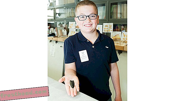 Noah Cordle, en femteklassing, der bor i Virginia, fandt Clovis-punktet, mens boogie-boarding sidste sommer i New Jersey.