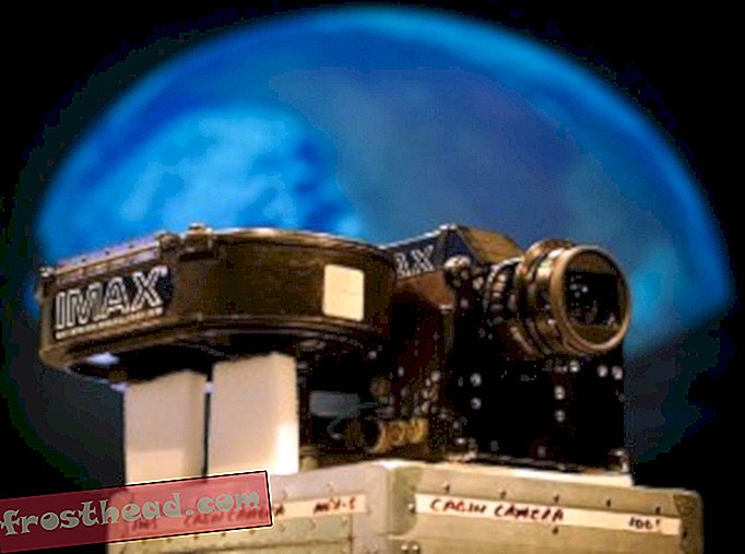 Les caméras IMAX de la navette spatiale se posent dans les airs et dans l'espace