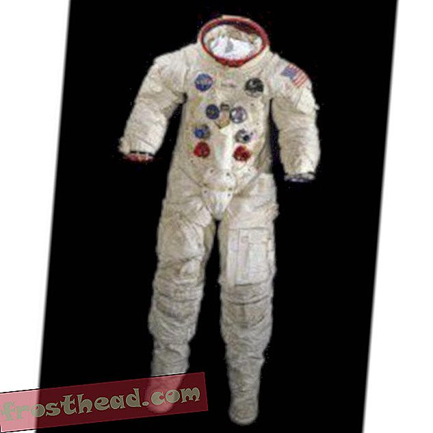 Uit de collecties van het museum droeg het ruimtepak Armstrong tijdens de Apollo 11-missie.