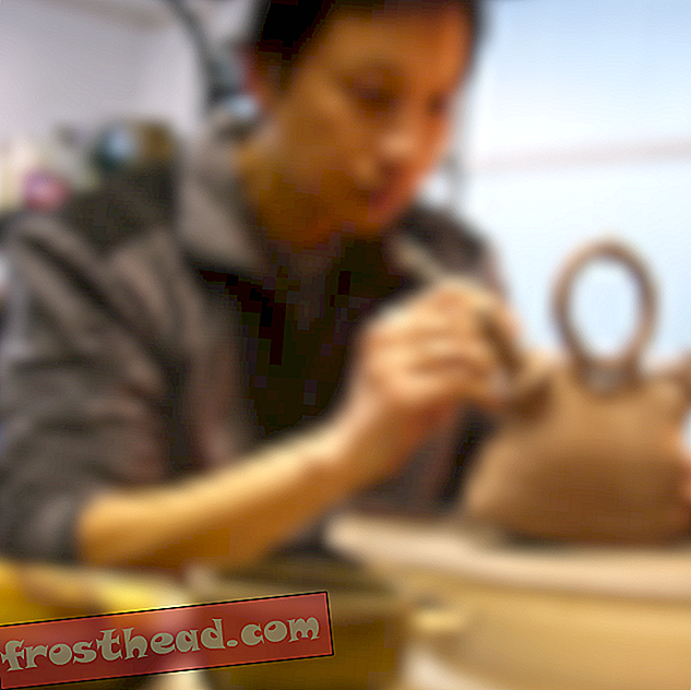 Questa ceramica Steampunk di un uomo chiamato birra non è la solita tariffa fiera dell'artigianato