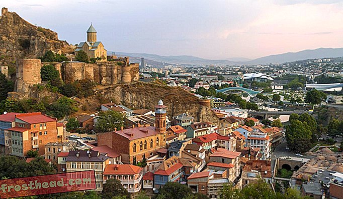 Изглед над град Тбилиси, Джорджия.