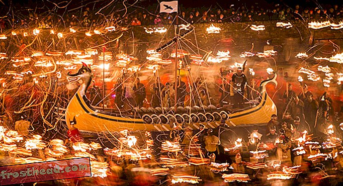 Viikingid tormivad tänavatel üles Euroopa suurimas tulefestivalil Helly Aa (fotod)-artiklid, reisimine, Euroopa
