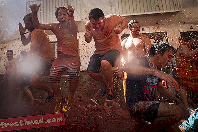 Zdjęcia z La Tomatina, największej na świecie walki o jedzenie