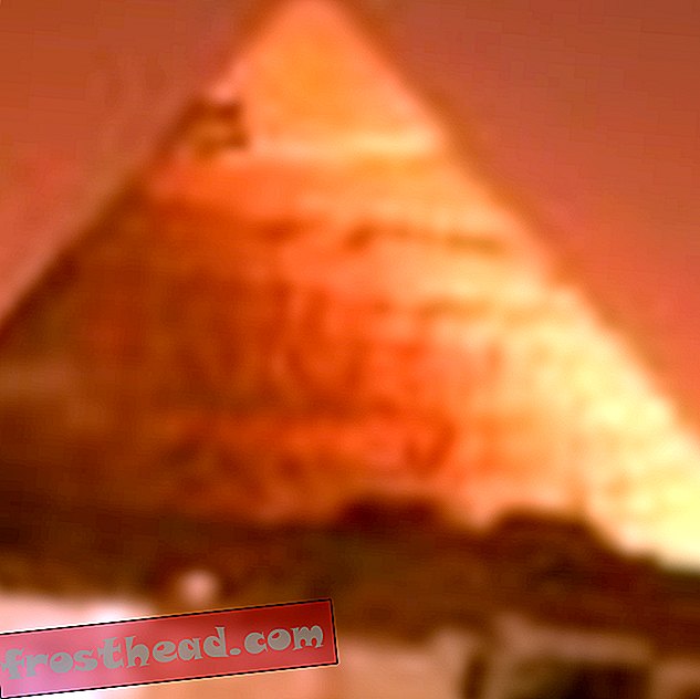 लेख, यात्रा, जीवन सूची - गीज़ा के पिरामिडों को पोंडर