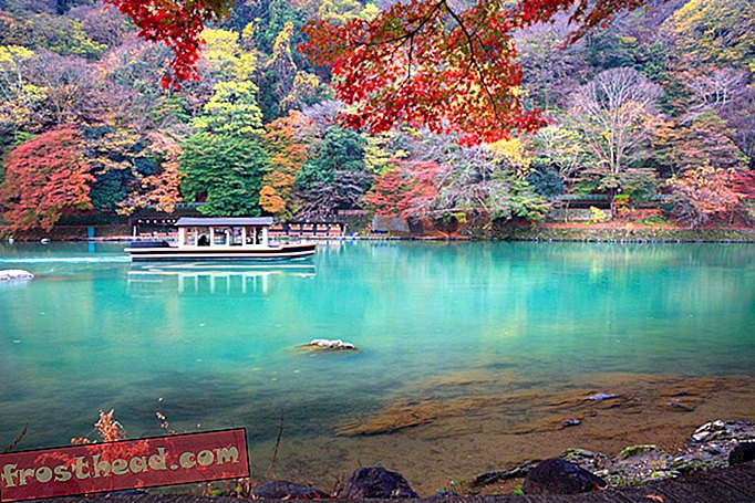 A Katsura folyó ősszel, Japán.