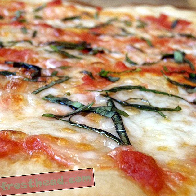 Najduža pizza na svijetu trebala je 250 kuhara napraviti više od šest sati