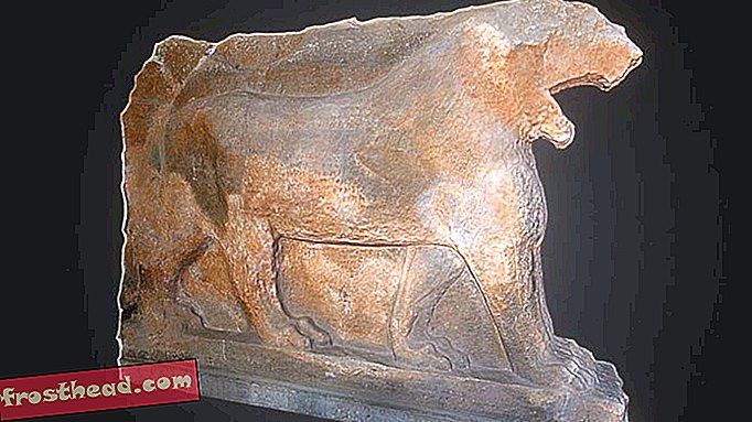 Estatua del León de Mosul traída a través de una réplica impresa en 3-D