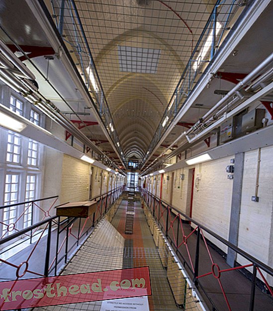 Et britisk fængsel betaler kunstnerisk hyldest til Oscar Wilde, dets mest berømte indsatte