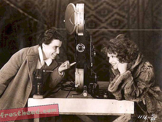 Зашто је једна од првих филмских режисерки у Холивуду, Доротхи Арзнер, заборављена?