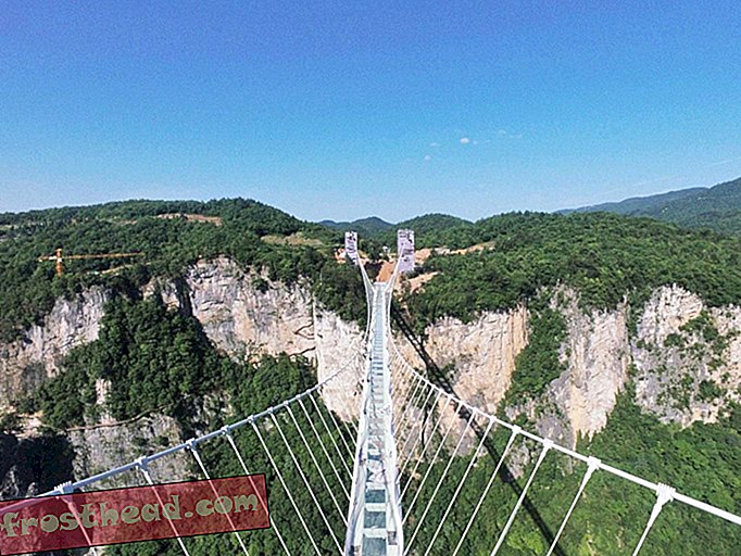 паметне вијести, паметне вијести умјетност и култура, паметна вијести - Гулп: Највиши, најдужи стаклени мост на свету отвара се у Кини