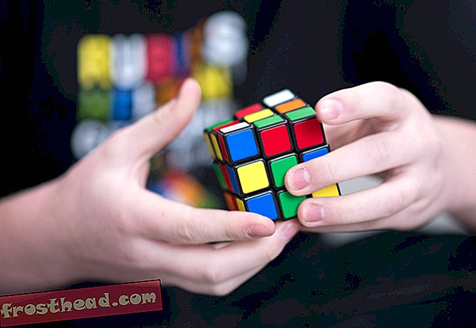 Smart News, Smart News Kunst & Kultur - Google Doodle feiert den 40. Geburtstag von Rubik's Cube
