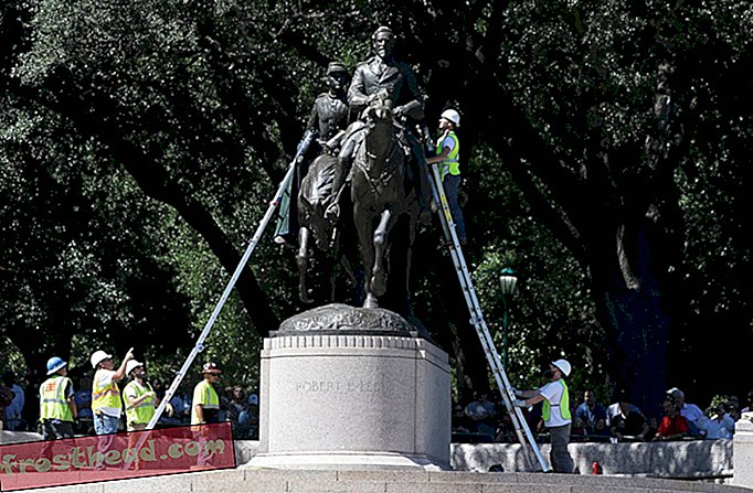 Dallas geht voran, um die Robert E. Lee Statue zu entfernen