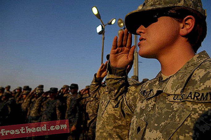 Las primeras dos mujeres guardabosques del ejército están a punto de graduarse