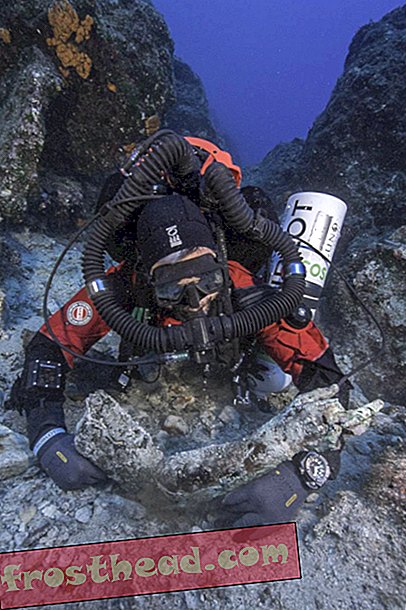 El naufragio de Antikythera produce una nueva caché de tesoros, insinúa que más se pueden enterrar en el sitio