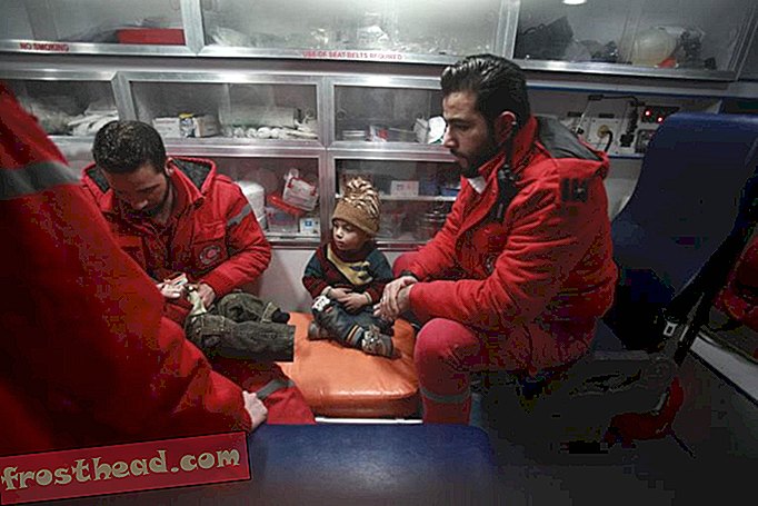Ограничен брой критично болни евакуирани от обсаден сирийски регион