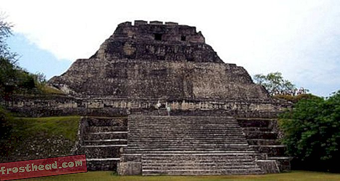 La pyramide maya détruite pour obtenir des pierres pour un projet routier