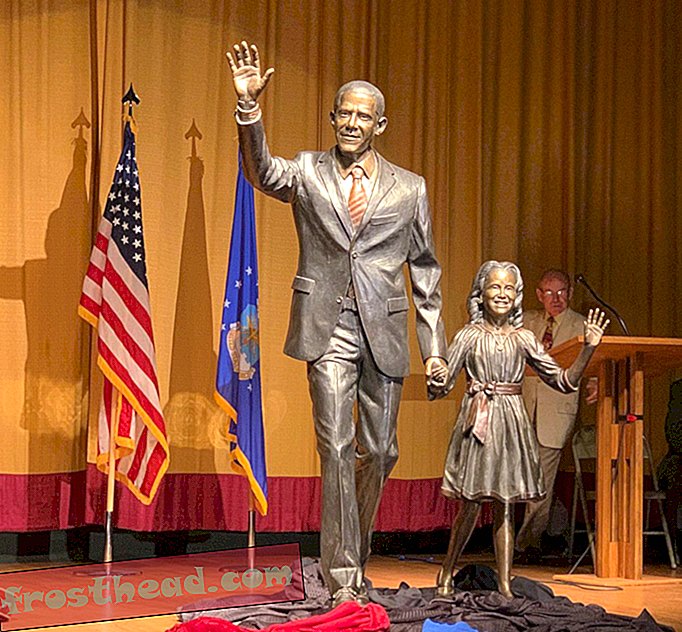 राष्ट्रपति की दक्षिण डकोटा की सिटी ने ओबामा प्रतिमा का अनावरण किया