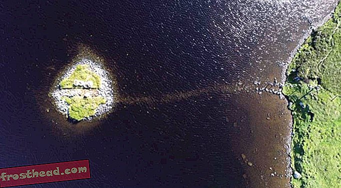 स्कॉटलैंड के टिनी कृत्रिम द्वीप पाषाण युग की तारीख
