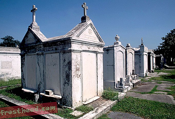 Des volontaires luttent pour maintenir les tombeaux emblématiques de la Nouvelle-Orléans