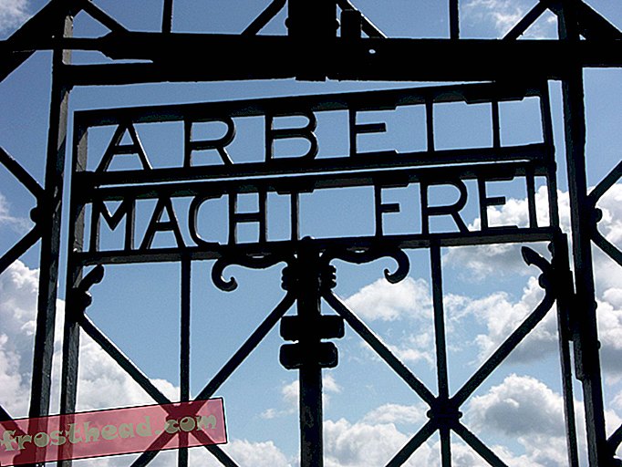 noticias inteligentes, historia de noticias inteligentes y arqueología - Puerta robada del campo de concentración de Dachau recuperado en Noruega