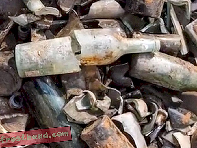 Smart News, Smart News Geschichte & Archäologie - Hunderte von Schnapsflaschen, die während des Ersten Weltkriegs von britischen Soldaten niedergeschlagen wurden und in Israel gefunden wurden