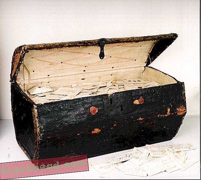 תא המטען הזה ממולא במכתבים מהמאה ה -17 הוא חלומו של היסטוריון