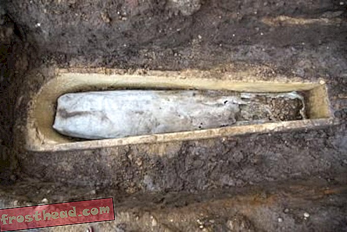 Geheimnisvoller Sarg-in-einem-Sarg gefunden unter dem gleichen Parkplatz wie Richard III