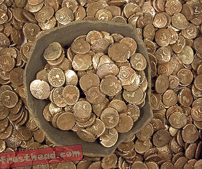 कैलिफोर्निया में होर्ड ऑफ गोल्ड सिक्के मिले