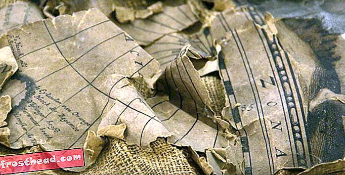 noticias inteligentes, historia de noticias inteligentes y arqueología - Se restaura un mapa raro del siglo XVII arrojado a una chimenea
