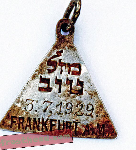 Ogrlica slična onoj koju posjeduje Anne Frank, pronađena je u nacističkom logoru smrti