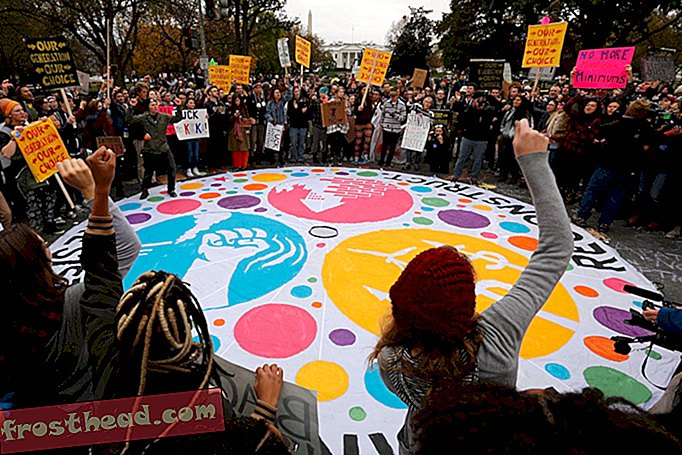 जलवायु कार्रवाई के लिए आशा के साथ हजारों मार्च
