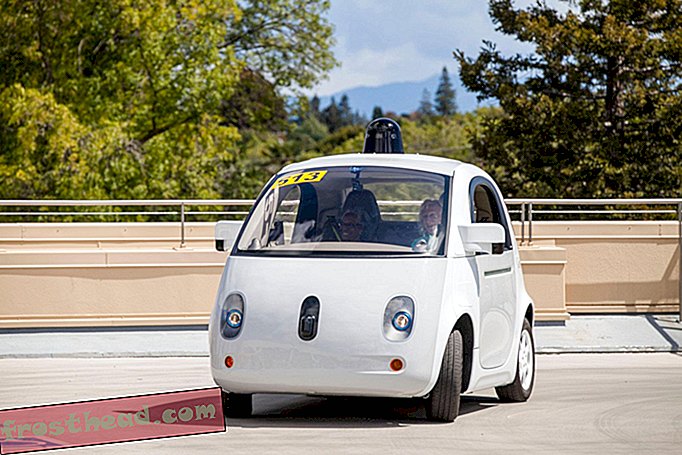 интелигентни новини, идеи за интелигентни новини и иновации - Автомобилът на Google без шофьор се обърка от колоездач