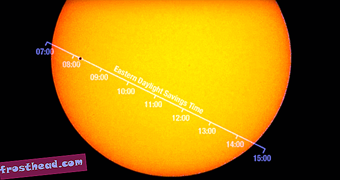 For første gang i et årti, se Mercury krydse solens ansigt