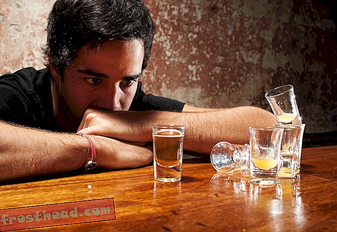Nos EUA, poucos bebedores pesados ​​são na verdade alcoólatras