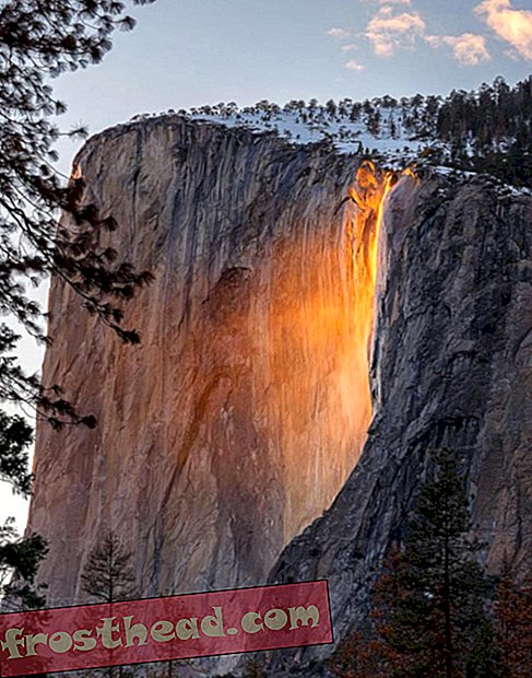 Вижте илюзията "Firefall" на Yosemite Light Up El Capitan