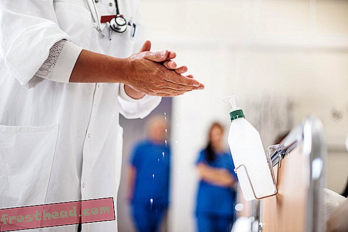 Superbugul spitalului poate dezvolta toleranța față de sanitizatorii de mână