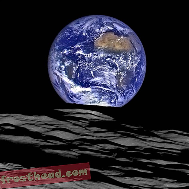 Земља са Месеца 2015