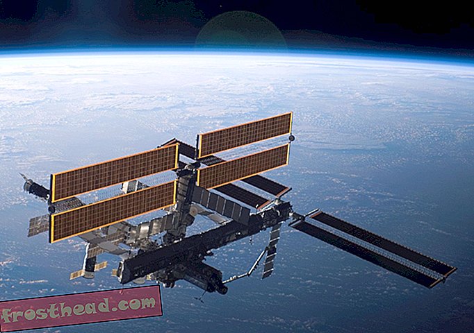स्मार्ट समाचार, स्मार्ट समाचार विज्ञान - क्या एलियन माइकल्स इंटरनेशनल स्पेस स्टेशन से चिपके हुए हैं?  शायद ऩही