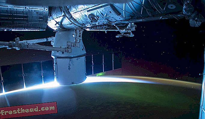 स्पेसएक्स सफलतापूर्वक स्पेस स्टेशन के लिए एक पूरी तरह से पुनर्नवीनीकरण मिशन लॉन्च करता है