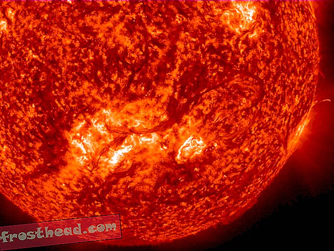 Le noyau du soleil tourne environ quatre fois plus vite que sa surface