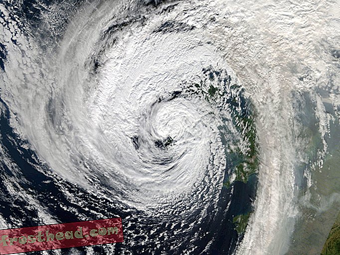 Comment l'ex-ouragan Ophelia a viré le ciel rouge au Royaume-Uni
