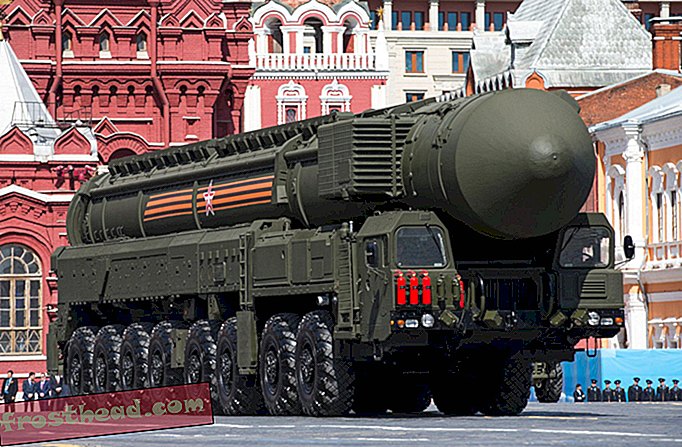 notícia esperta, ciência esperta da notícia - Rússia quer transformar velhos mísseis em um sistema de defesa de asteróides
