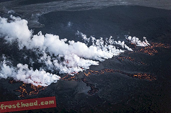 חדשות חכמות, מדע חדשות חכמות - הר הגעש האיסלנדי מתפרץ בצורה מרהיבה (ושקט יחסית)