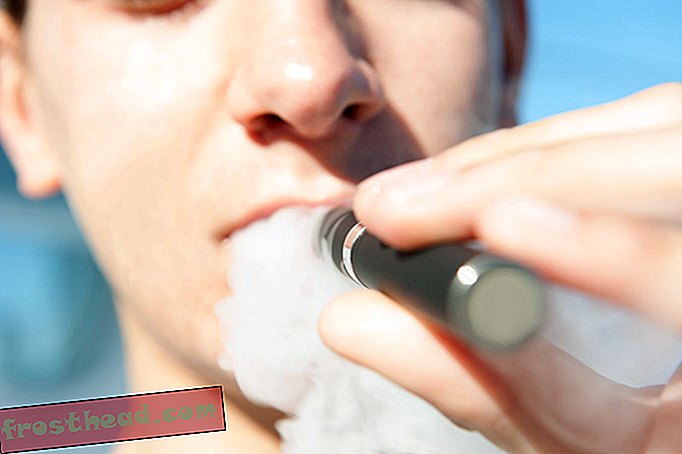 FDA прекъсва непълнолетната употреба на електронни цигари