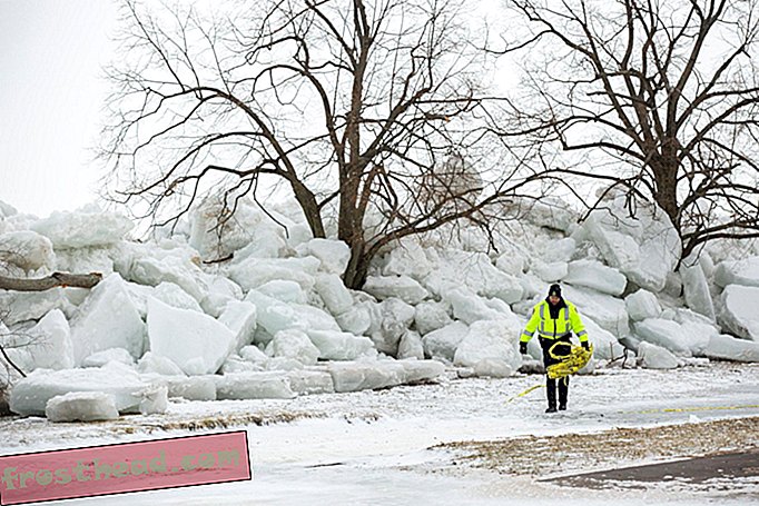 smarte nyheder, smarte nyhedsvidenskab - Rasende vind fører til 'Ice Tsunamis' langs søen Erie