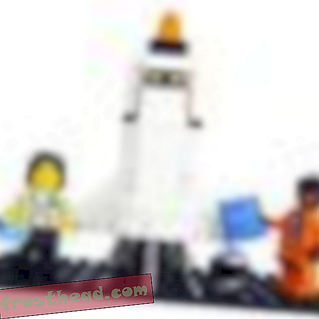 LEGO прави жени от НАСА