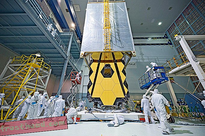 Vea a los científicos congelar y agitar el telescopio espacial James Webb