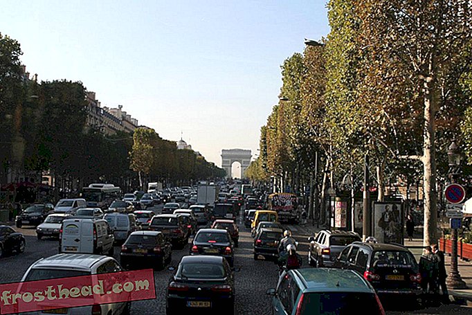אתה יכול לרכוב במטרו פריז בחינם ברגע זה