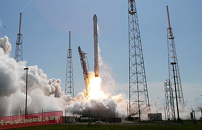 SpaceX's Capsule memiliki sistem pengeluaran darurat